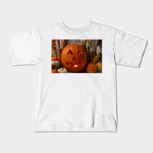 Smiling Halloween Pumpkin And Friend Kids T-Shirt